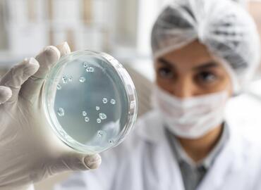 Mikrobiyoloji Neye Bakar?